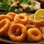 Кольца кальмара с лимоном